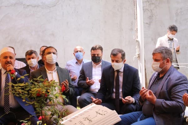 ŞEHİT BAŞKAN CÜNEYT YILDIZ ANILDI fotoğraf 4