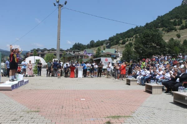 BİSİKLET TUTKUNLARI GÜRSU’NUN DOĞASINDA YARIŞTI fotoğraf 18