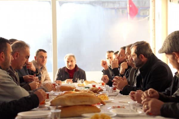 BAŞKAN IŞIK SABAHLARI ESNAFLARLA BULUŞUYOR fotoğraf 5