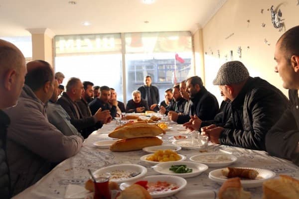BAŞKAN IŞIK SABAHLARI ESNAFLARLA BULUŞUYOR fotoğraf 12