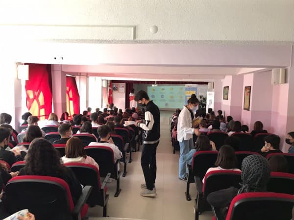 GÜRSULU GENÇLER İÇİN AVRUPA IŞIĞI fotoğraf 3