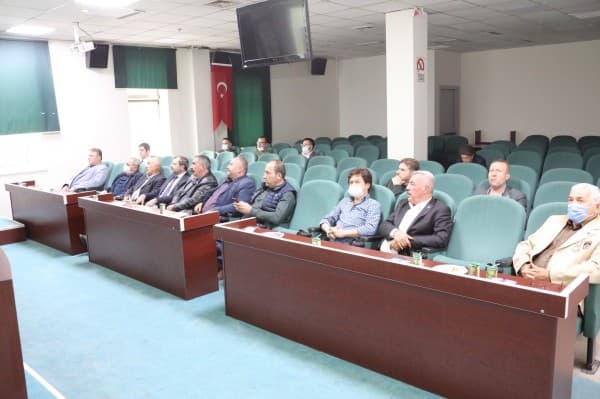 GÜRSULU MUHTARLAR KAÇAK YAPILAŞMAYLA İLGİLİ BİLGİLENDİRİLDİ fotoğraf 2