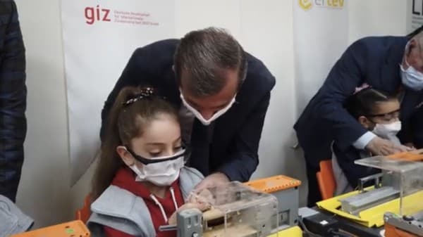GENÇ ZİHİNLER GELECEĞE YÖN VEREN FİKİRLER fotoğraf 3