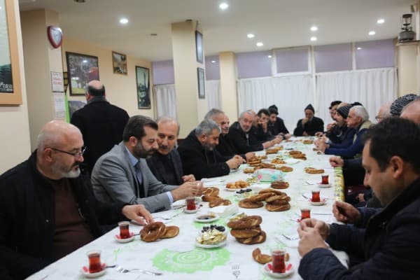 GÜRSULU ESNAFLAR BAŞKAN IŞIKLA KAHVALTIDA BULUŞUYOR fotoğraf 8