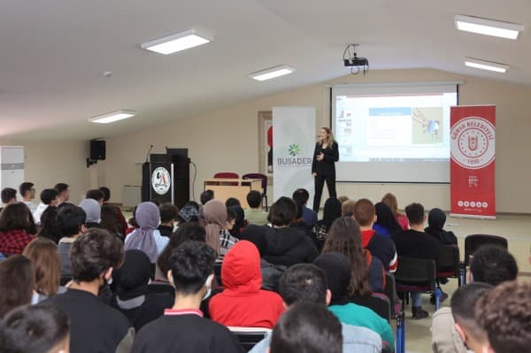 YILDIZ ANADOLU LİSESİNDE HAYATA TUTUNUYORUZ EĞİTİMİ fotoğraf 2