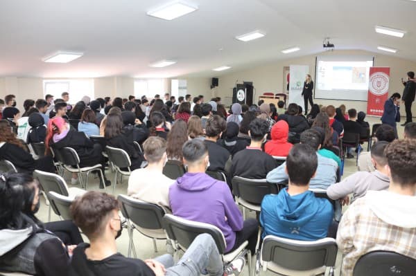 YILDIZ ANADOLU LİSESİNDE HAYATA TUTUNUYORUZ EĞİTİMİ fotoğraf 3