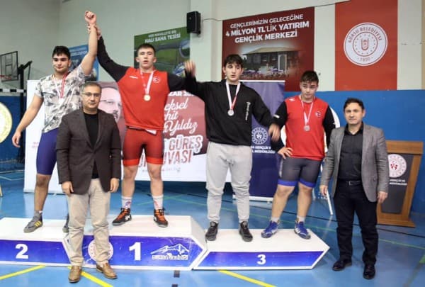 GELENEKSEL ŞEHİT CÜNEYT YILDIZ GÜREŞ TURNUVASI GERÇEKLEŞTİ fotoğraf 10