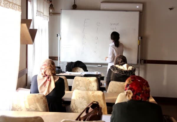 MİLLET KIRAATHANEMİZDE KURSLARIMIZ DEVAM EDİYOR fotoğraf 1
