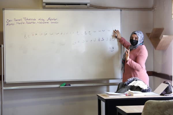 MİLLET KIRAATHANEMİZDE KURSLARIMIZ DEVAM EDİYOR fotoğraf 4