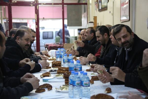 BAŞKAN IŞIK YENİDOĞAN ESNAFIYLA BULUŞTU fotoğraf 1