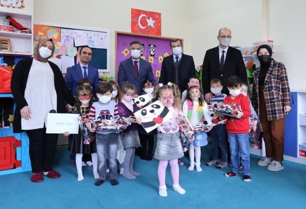 ÖĞRENCİLERİN KARNE HEYECANLARINI PAYLAŞTIK fotoğraf 1