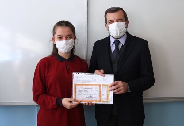 ÖĞRENCİLERİN KARNE HEYECANLARINI PAYLAŞTIK fotoğraf 4