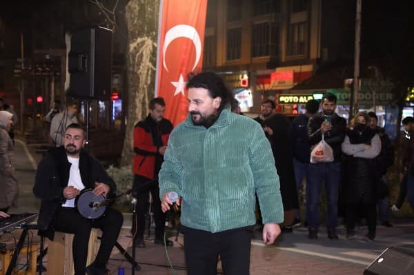SEVGİLİLER GÜNÜ’NDE GÜRSU’DA KALPLER MÜZİKLE ISINDI fotoğraf 5