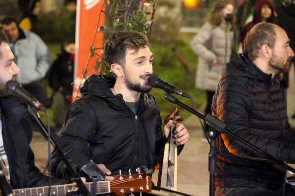 SEVGİLİLER GÜNÜ’NDE GÜRSU’DA KALPLER MÜZİKLE ISINDI fotoğraf 7