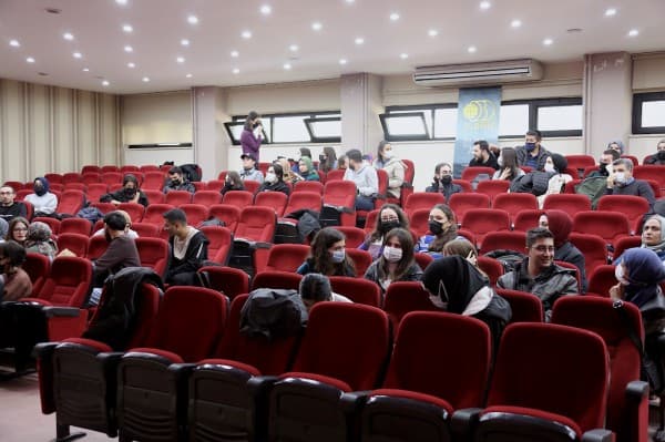 GÜRSU EURODESK GÖNÜLLÜ AKADEMİSİ GENÇLERE AVRUPA KAPILARINI AÇIYOR fotoğraf 2