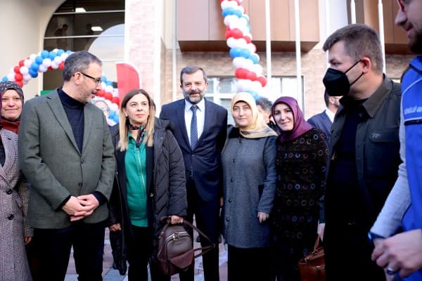 GÜRSU GENÇLİK MERKEZİ’NE COŞKULU AÇILIŞ BAŞKAN MUSTAFA IŞIK: GELECEĞİN GÜRSUSUNU OLUŞTURUYORUZ fotoğraf 10