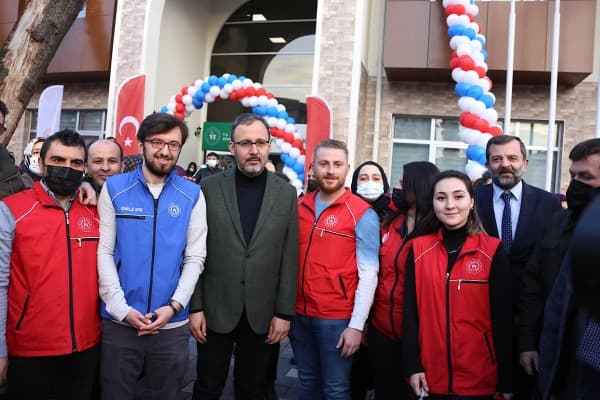 GÜRSU GENÇLİK MERKEZİ’NE COŞKULU AÇILIŞ BAŞKAN MUSTAFA IŞIK: GELECEĞİN GÜRSUSUNU OLUŞTURUYORUZ fotoğraf 11