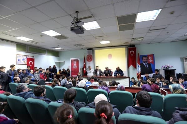 BAŞKAN IŞIK GENÇ SPORCULARI AĞIRLADI fotoğraf 5