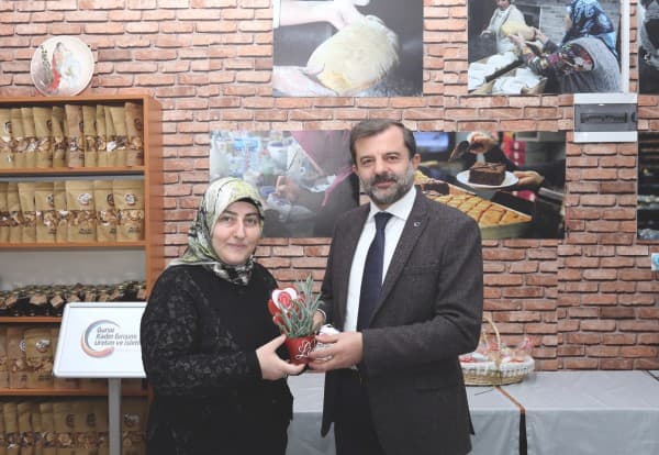 BAŞKAN MUSTAFA IŞIK : “ SEVGİNİN, ŞEFKATİN, HOŞGÖRÜNÜN, EMEĞİN, FEDAKARLIĞIN TİMSALİDİR KADINLAR” fotoğraf 4
