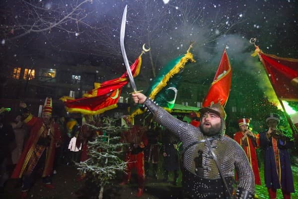 GÜRSU AYYILDIZ MEHTERAN TAKIMI’NDAN KAR SOĞUĞUNU UNUTTURAN ÇANAKKALE COŞKUSU fotoğraf 6