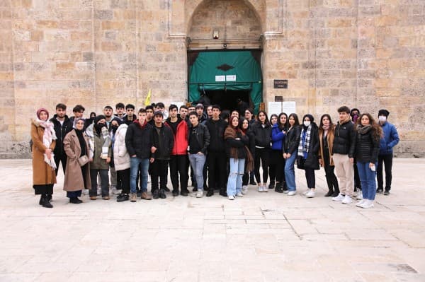 GÜRSULU GENÇLER ECDADIN İZLERİYLE BULUŞTURULUYOR fotoğraf 1