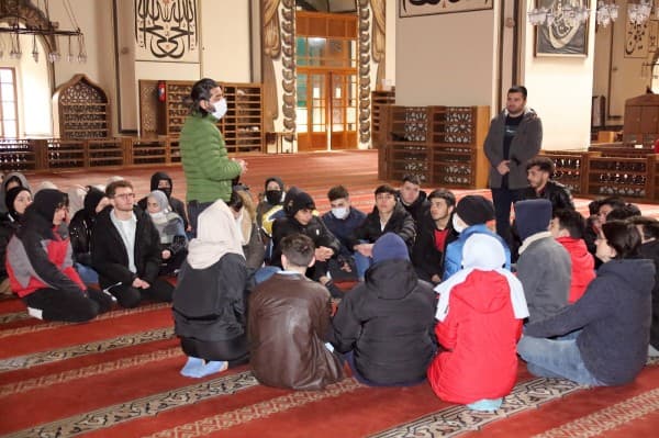 GÜRSULU GENÇLER ECDADIN İZLERİYLE BULUŞTURULUYOR fotoğraf 2