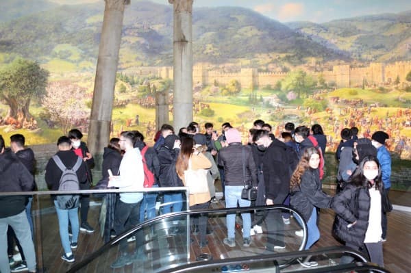 GÜRSULU GENÇLER ECDADIN İZLERİYLE BULUŞTURULUYOR fotoğraf 4