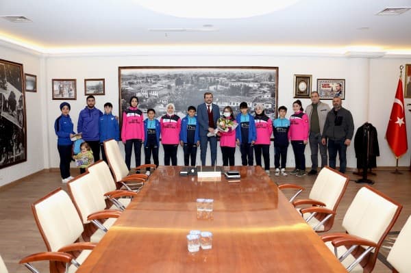 GENÇ SPORCULARIMIZA TAM DESTEK fotoğraf 1
