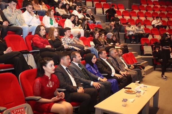 GÜRSU BELEDİYESİ, SANAYİ VE ÜNİVERSİTE İŞ BİRLİĞİYLE GENÇLERİN YOLUNU AYDINLATIYOR fotoğraf 4