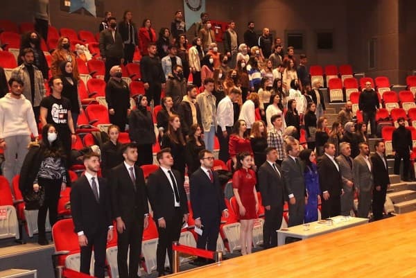 GÜRSU BELEDİYESİ, SANAYİ VE ÜNİVERSİTE İŞ BİRLİĞİYLE GENÇLERİN YOLUNU AYDINLATIYOR fotoğraf 3
