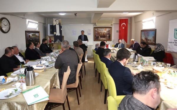 MUHTAR VE ESNAFLARIMIZLA TOPLANTI fotoğraf 2