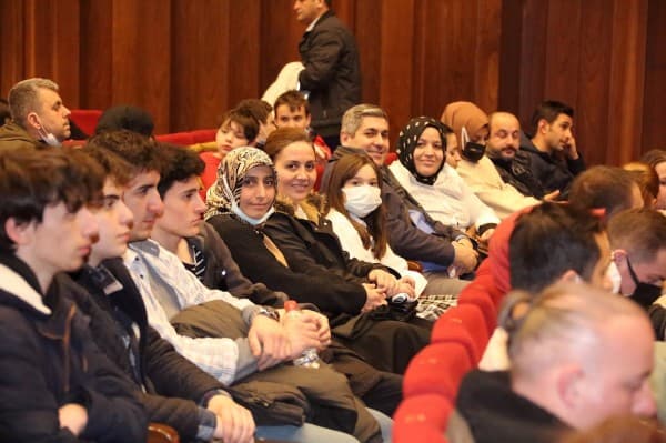 GÜRSU’DA TİYATRO BİR BAŞKA GÜZEL fotoğraf 2