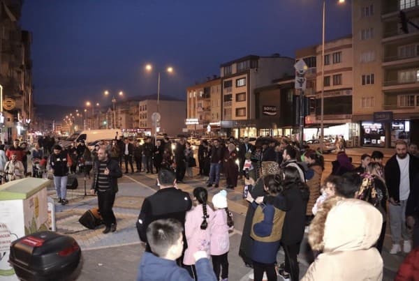 GÜRSU SOKAKLARI MÜZİĞİN TINILARIYLA DOLUYOR fotoğraf 1