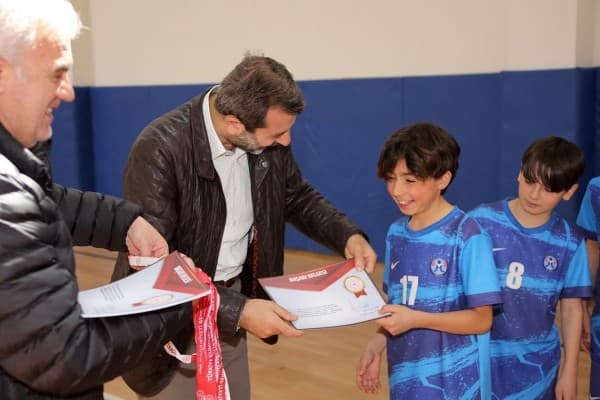 GENÇ SPORCULARIMZIN HER ZAMAN YANINDAYIZ fotoğraf 2