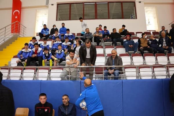 GENÇ SPORCULARIMZIN HER ZAMAN YANINDAYIZ fotoğraf 4