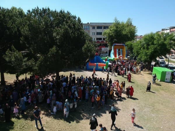 Gürsulu Çocukların Uçurtmalı Bahar Coşkusu fotoğraf 2