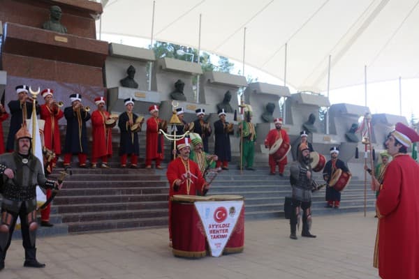 GÜRSU AYYILDIZ MEHTER TAKIMI BİLECİK’İN TAM KALBİNDE fotoğraf 3