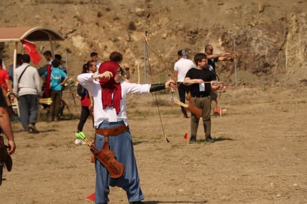 Geleneksel Okçuluk Tutkunları Gürsu Adrenalin Park’ta Hedefe Kilitlendi fotoğraf 8