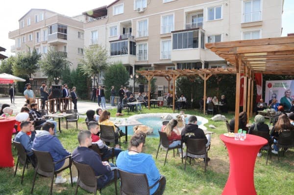 Donat ve Bursalı Gürsu Armut Hasadı Yaptı, “Bizim Elimiz Armut Topluyor” Dedi fotoğraf 4