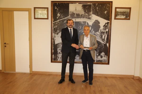 Donat ve Bursalı Gürsu Armut Hasadı Yaptı, “Bizim Elimiz Armut Topluyor” Dedi fotoğraf 11
