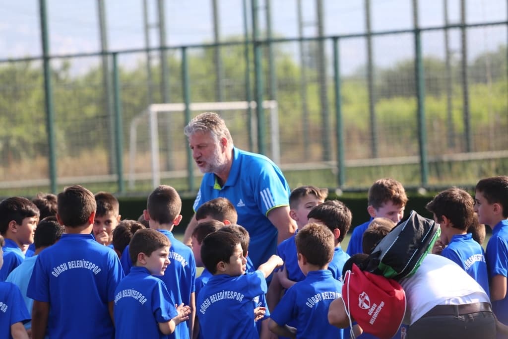 GÜRSU BELEDİYESPOR GENÇ YETENEKLERİ BEKLİYOR