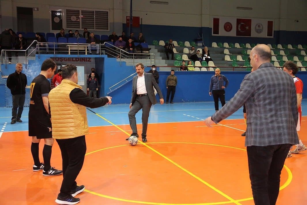 GÜRSU FUTSAL TURNUVASI, DOSTLUĞUN SAMİMİYETİ VE REKABETİN HEYECANIYLA TAÇLANDI