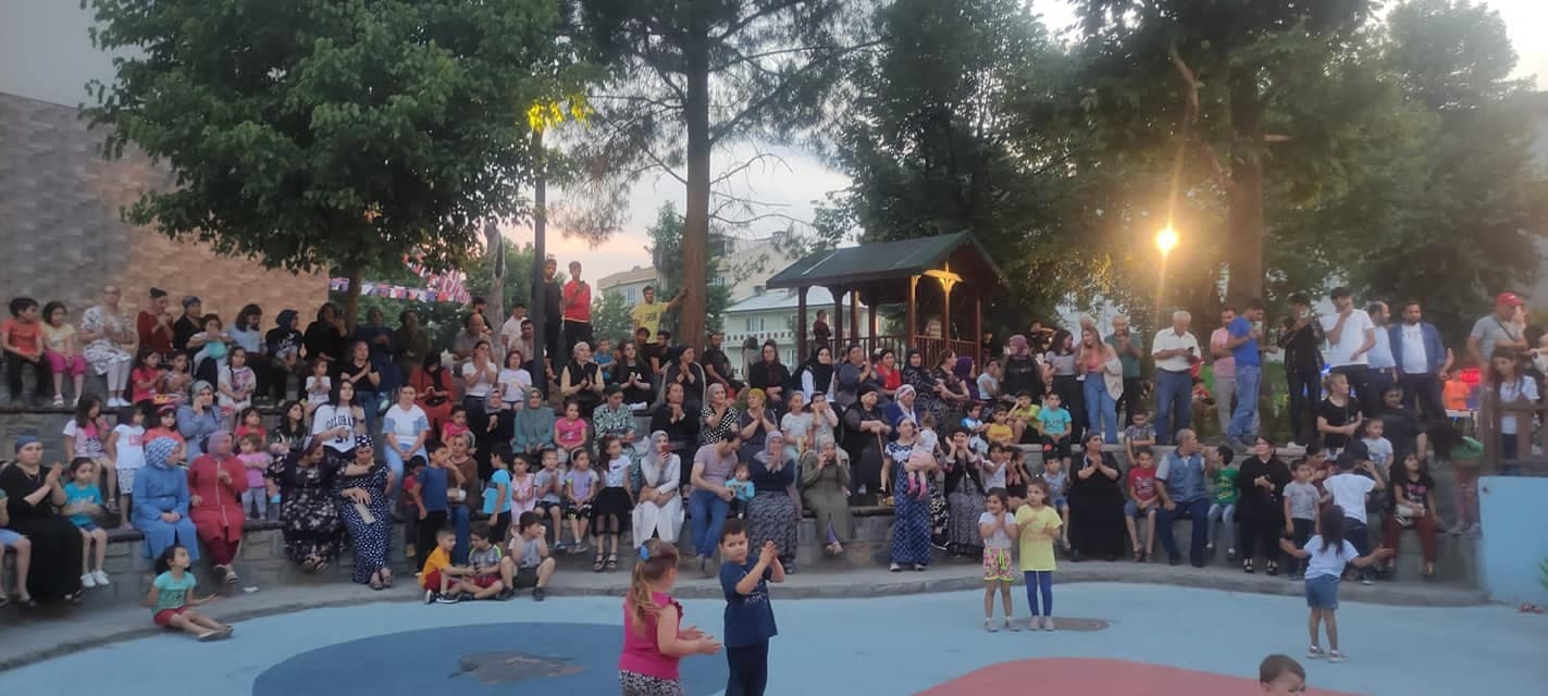 Gürsuluar, Milet Bahçesi’nde Müziğin Ritmiyle Coştu