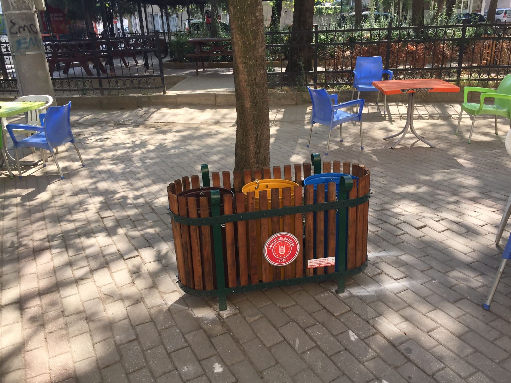 Gürsu’nun Camileri Geri Dönüşüm Kent Mobilyalarıyla Donatılıyor
