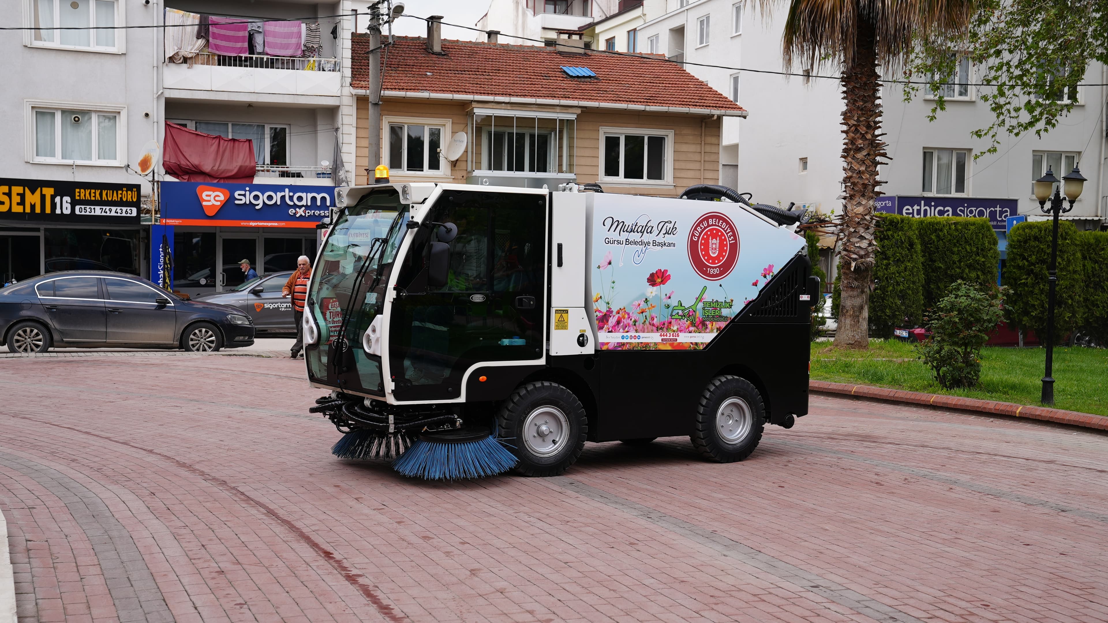 Gürsu’nun Kaldırımları, Parkları Ona Emanet