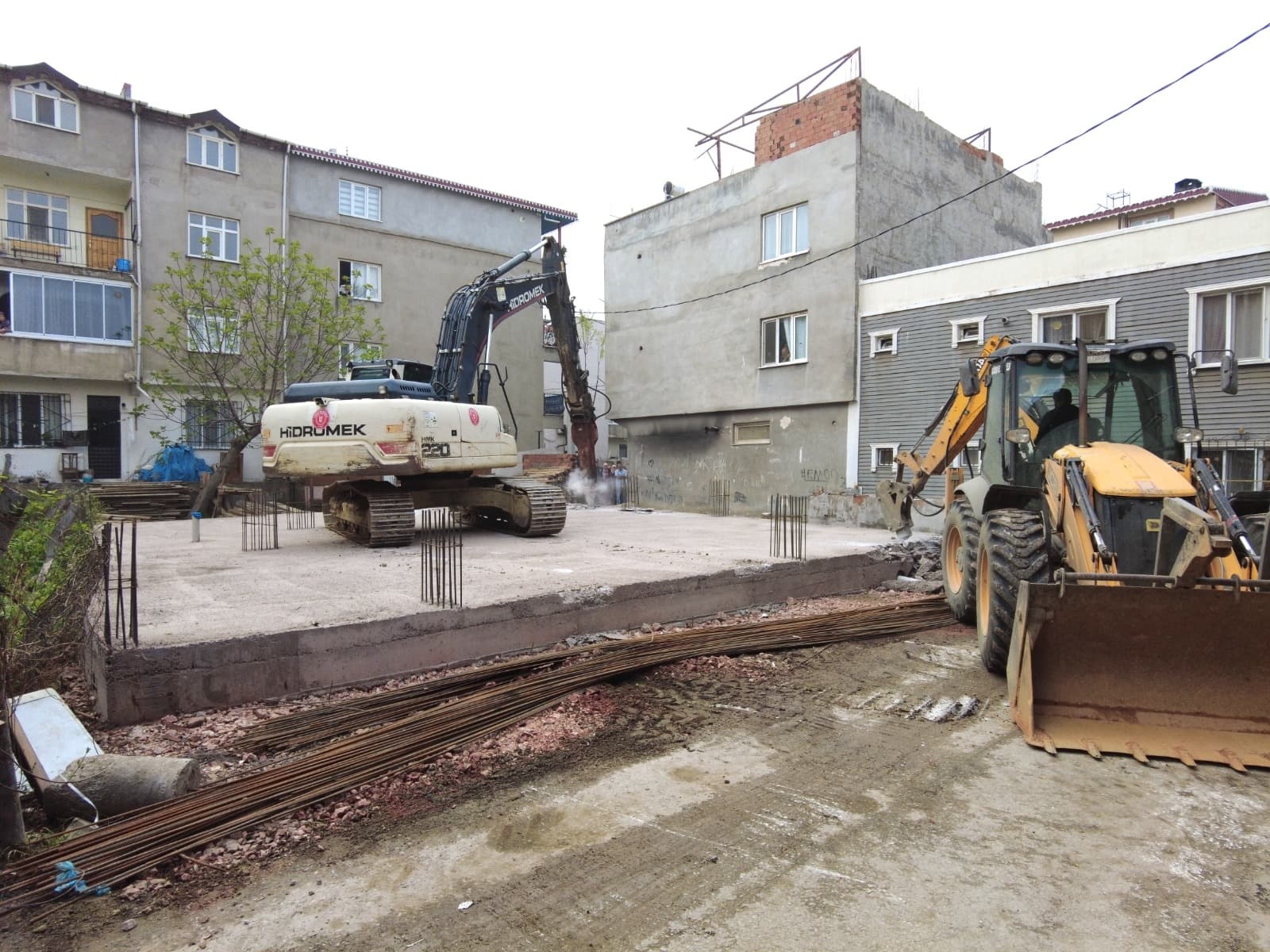 Gürsu Belediyesi Kaçağa Savaş Açtı: 1 Günde 6 Yıkım