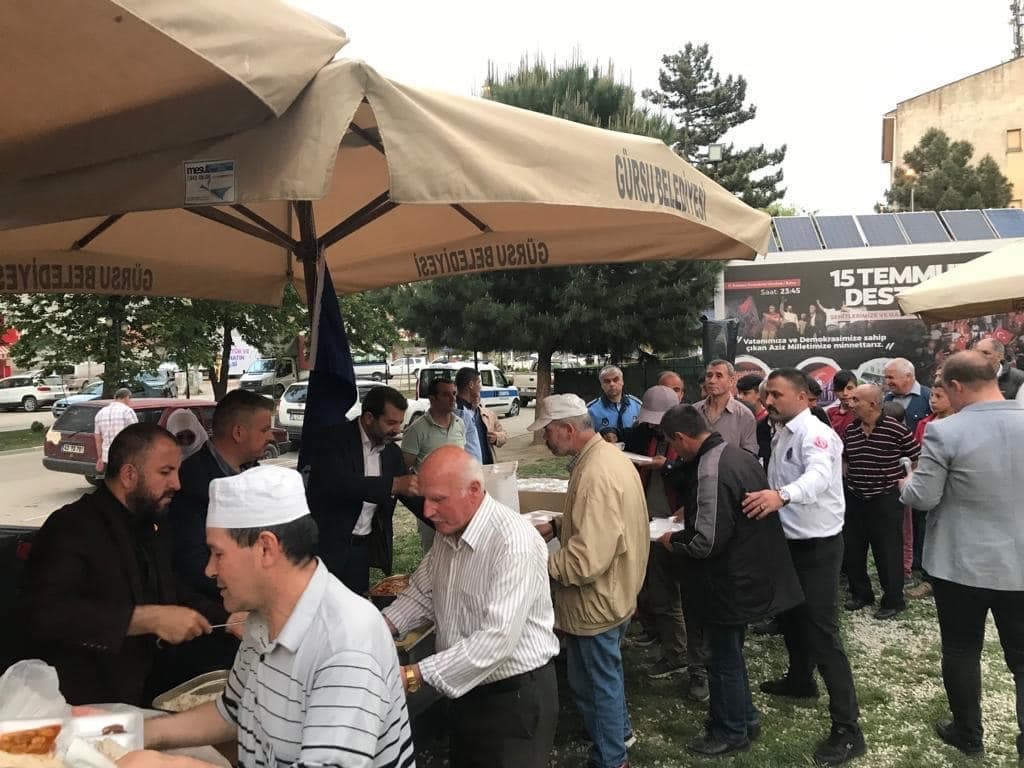 GÜRSULULAR RAMAZAN’IN BEREKETİNİ PAYLAŞIYOR
