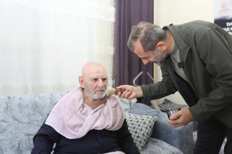GÜRSU’DA ÇOCUKLARA DESTEK, BÜYÜKLERE VEFA