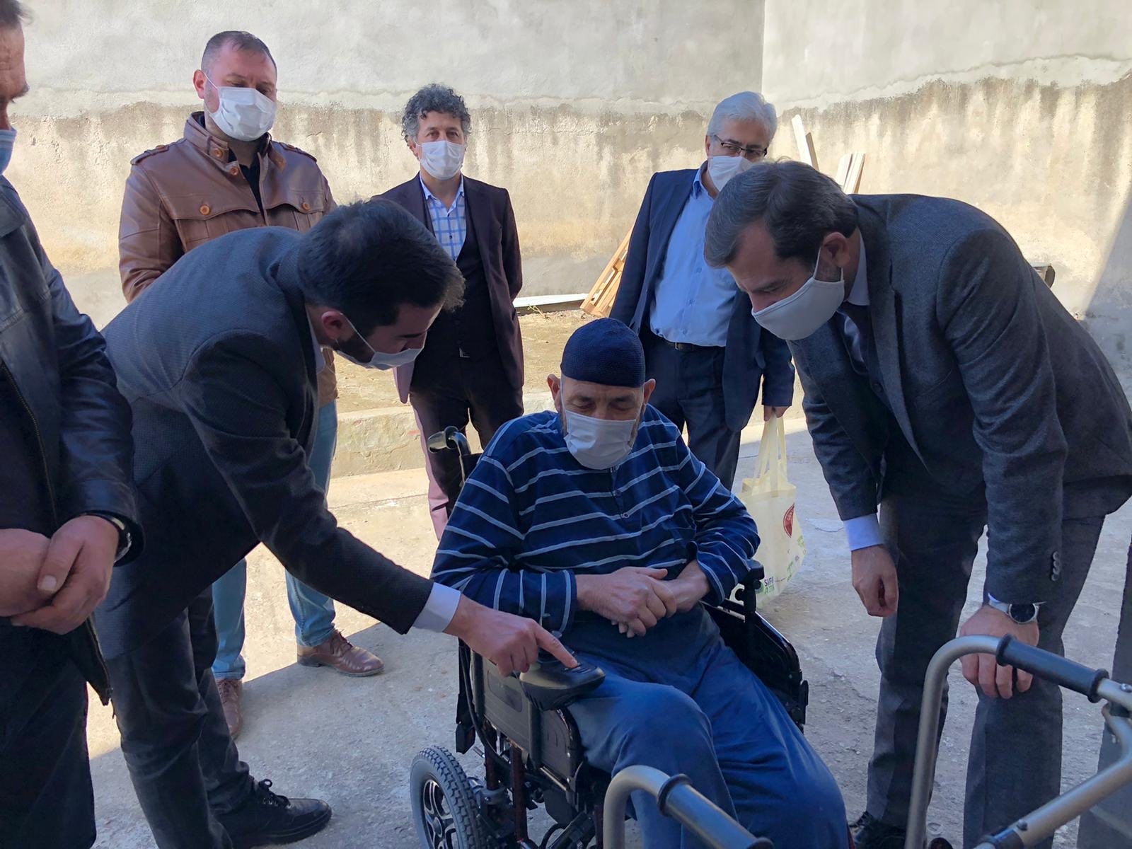 BAŞKAN IŞIK : “ENGELLİ VATANDAŞLARIMIZIN MADDİ, MANEVİ YANLARINDA OLMAYA ÇALIŞIYORUZ”