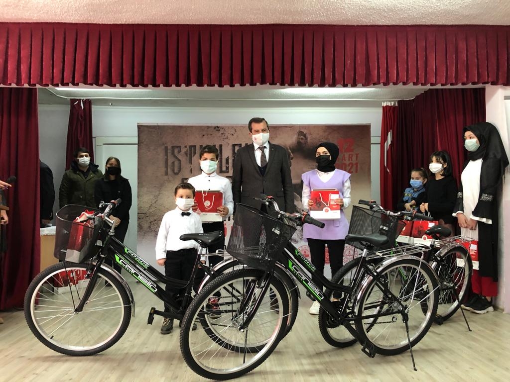 BAŞKAN MUSTAFA IŞIK: “GENÇLERİMİZ İSTİKLAL MARŞI’NIN ANLAMINI İYİ KAVRAMALI”